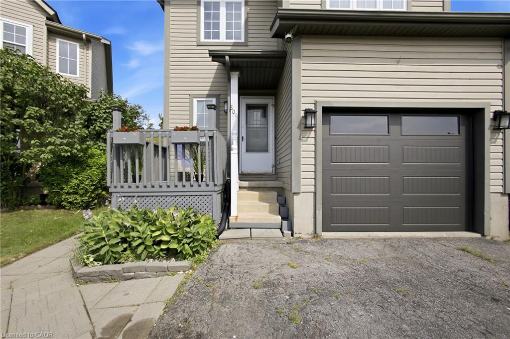 801 Hunters Gate Crescent Property Photo 4