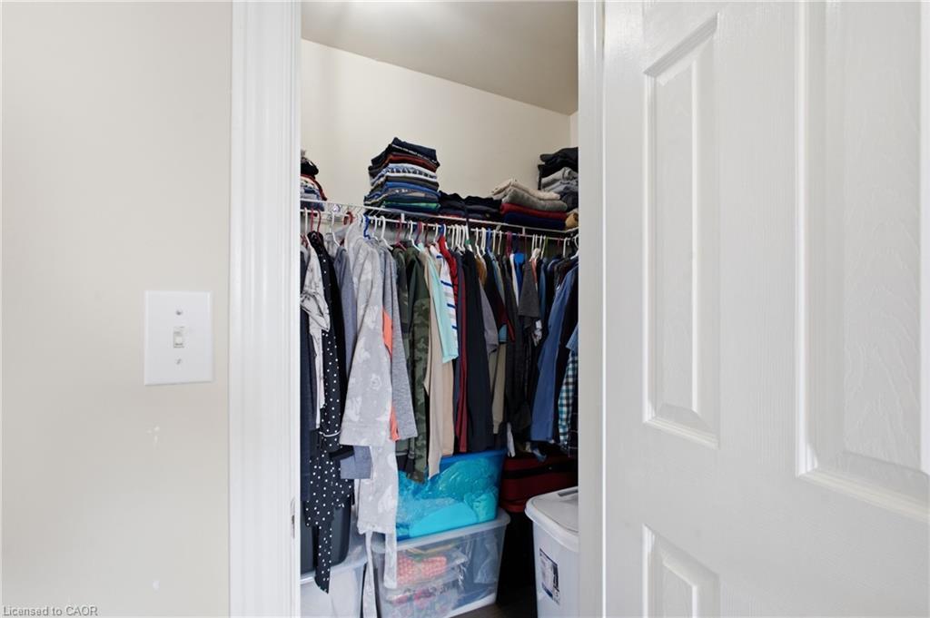 801 Hunters Gate Crescent Property Photo 18
