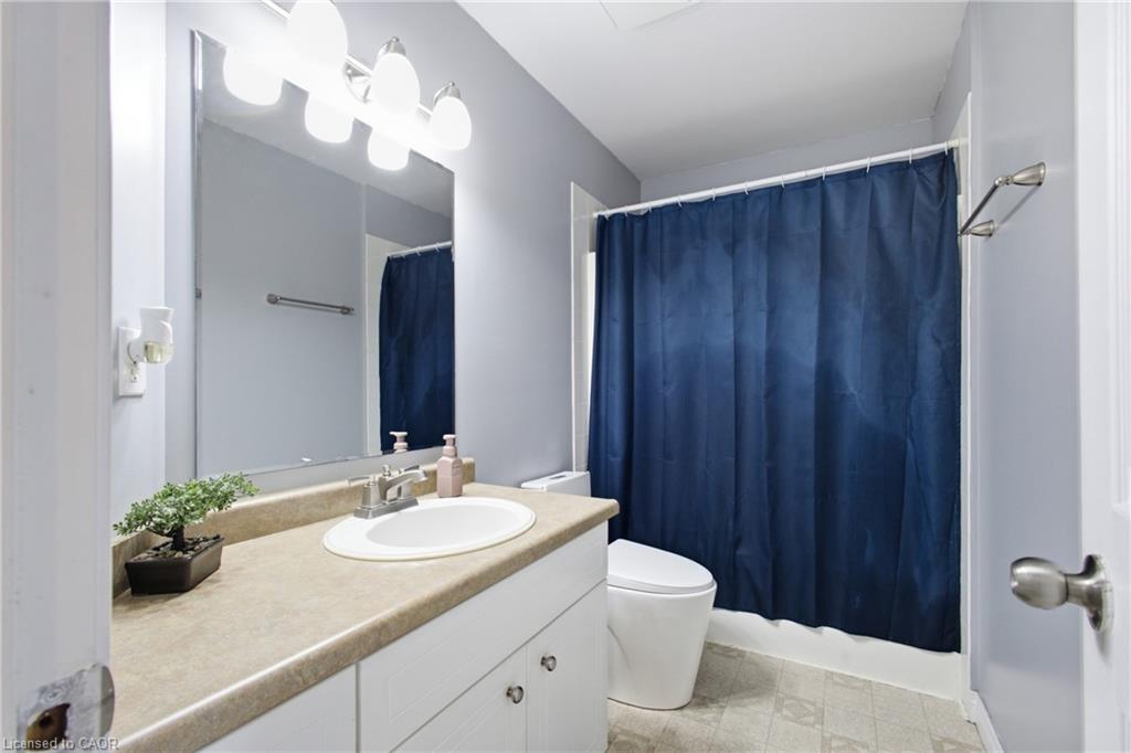 801 Hunters Gate Crescent Property Photo 21