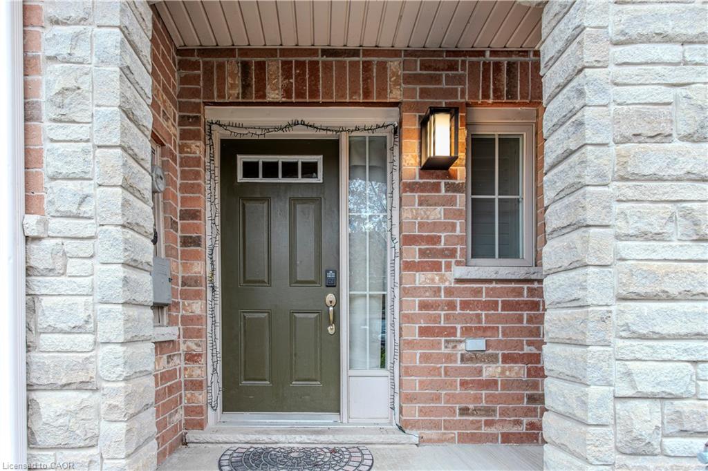 49 Marina Point Crescent N Property Photo 3