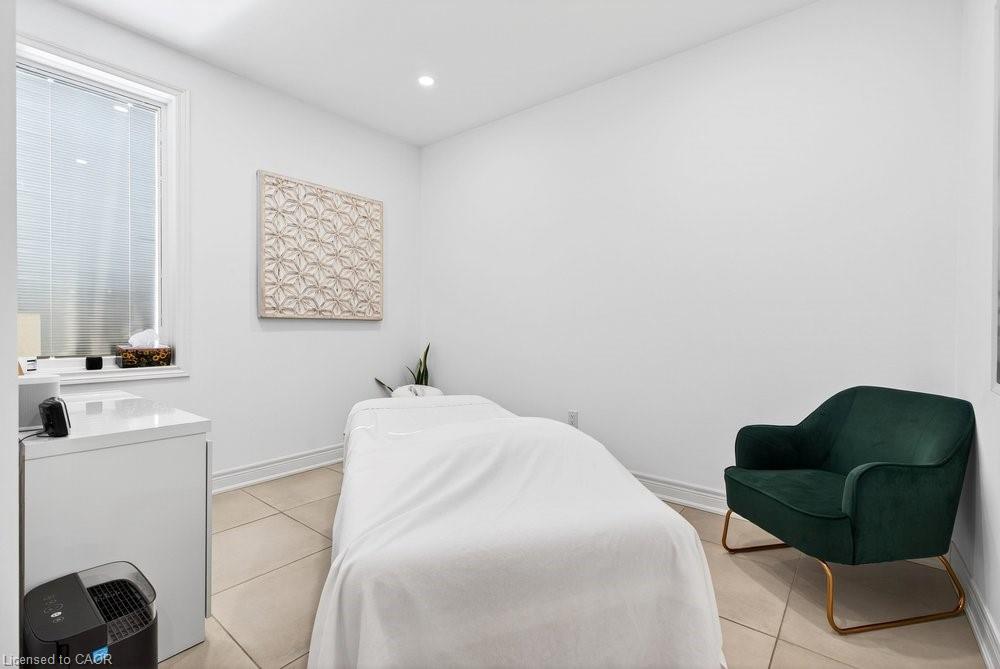 136 Young Street Property Photo 13