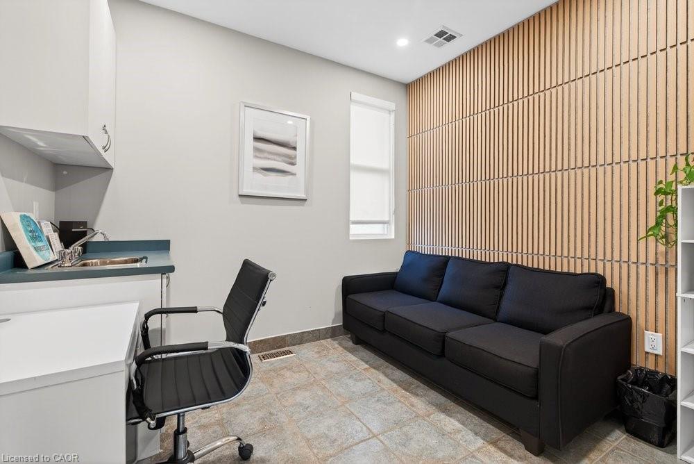 136 Young Street Property Photo 28