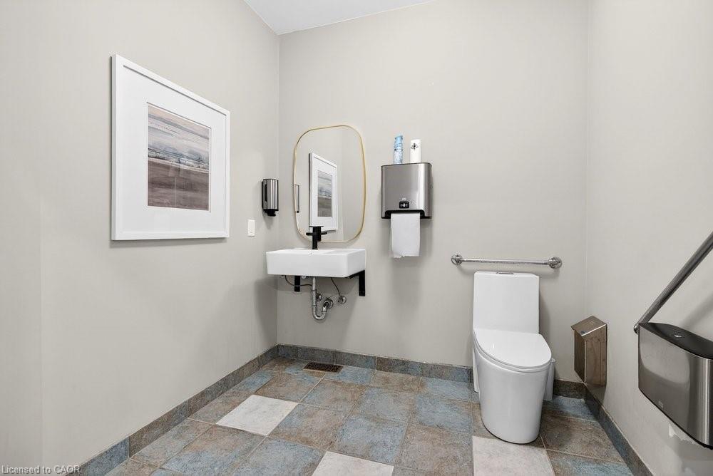 136 Young Street Property Photo 32