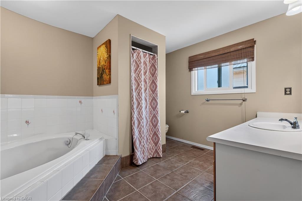 3194 Tania Crescent Property Photo 37