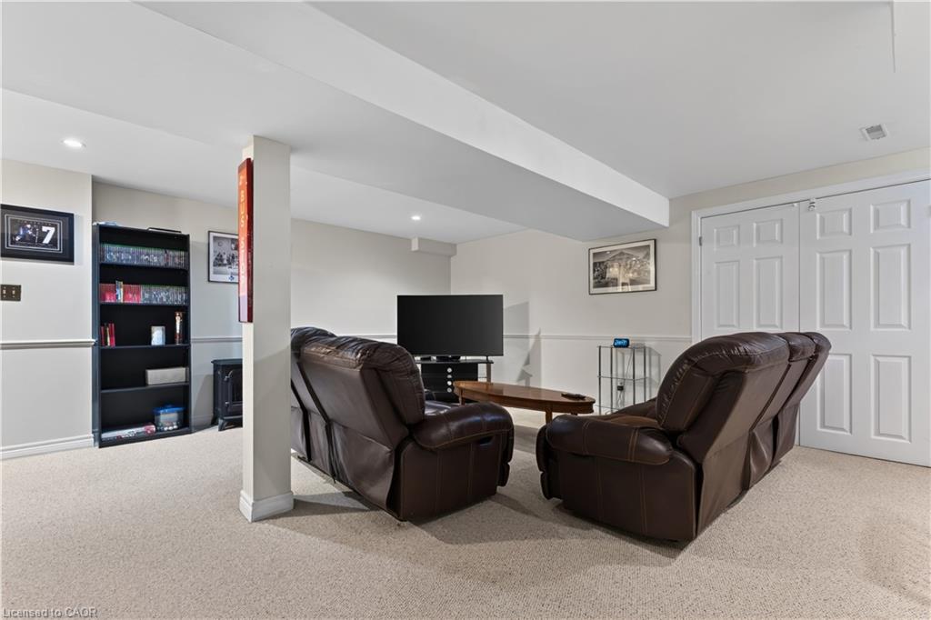 3194 Tania Crescent Property Photo 39