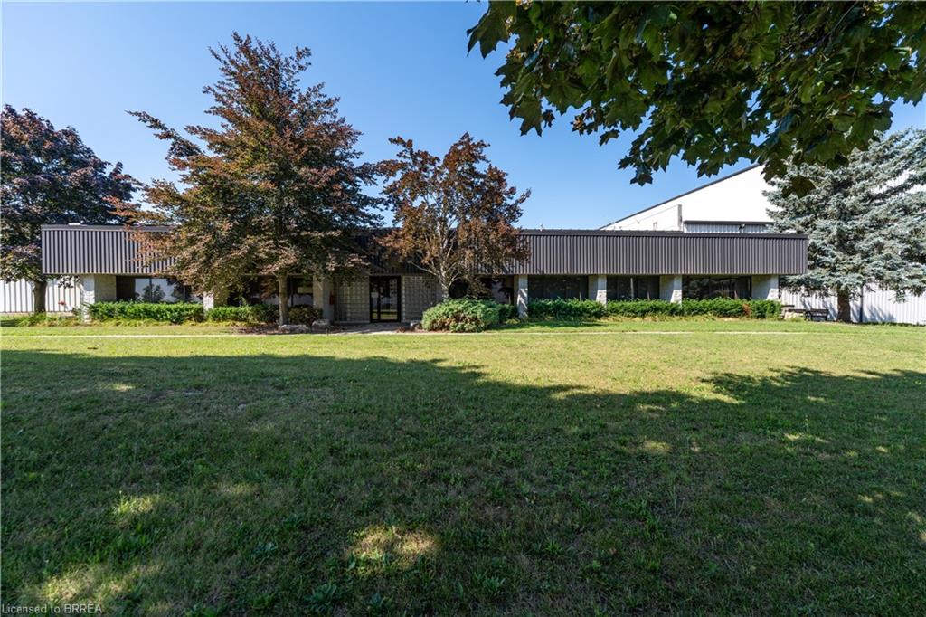 2-75 Plant Farm Boulevard Property Photo 4