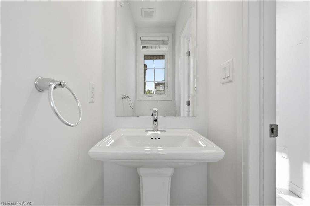 3996 Crown Street Property Photo 6
