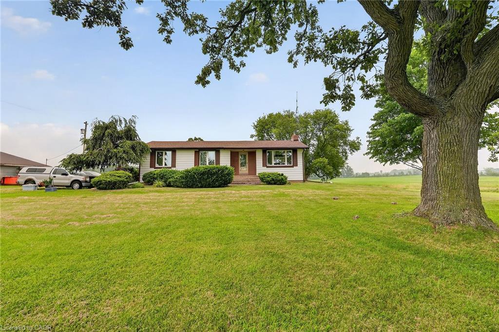 7823 Range Rd 1 Property Photo 3