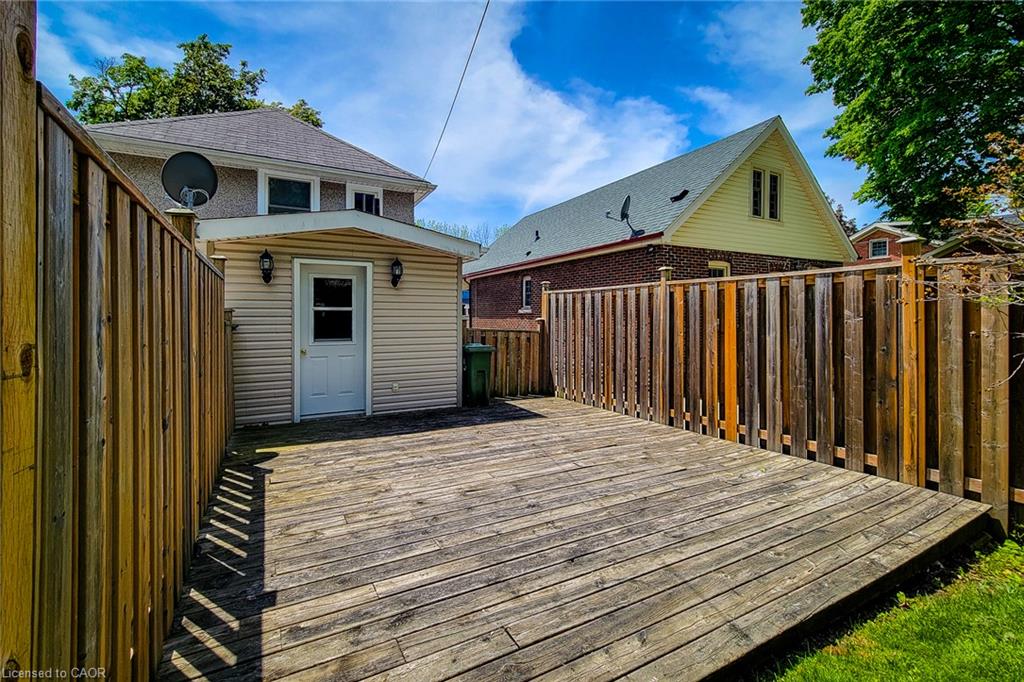 319 King Street W Property Photo 7