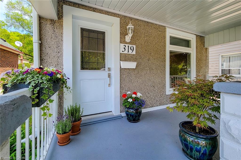319 King Street W Property Photo 14