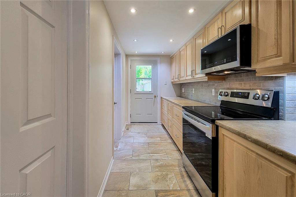 319 King Street W Property Photo 25