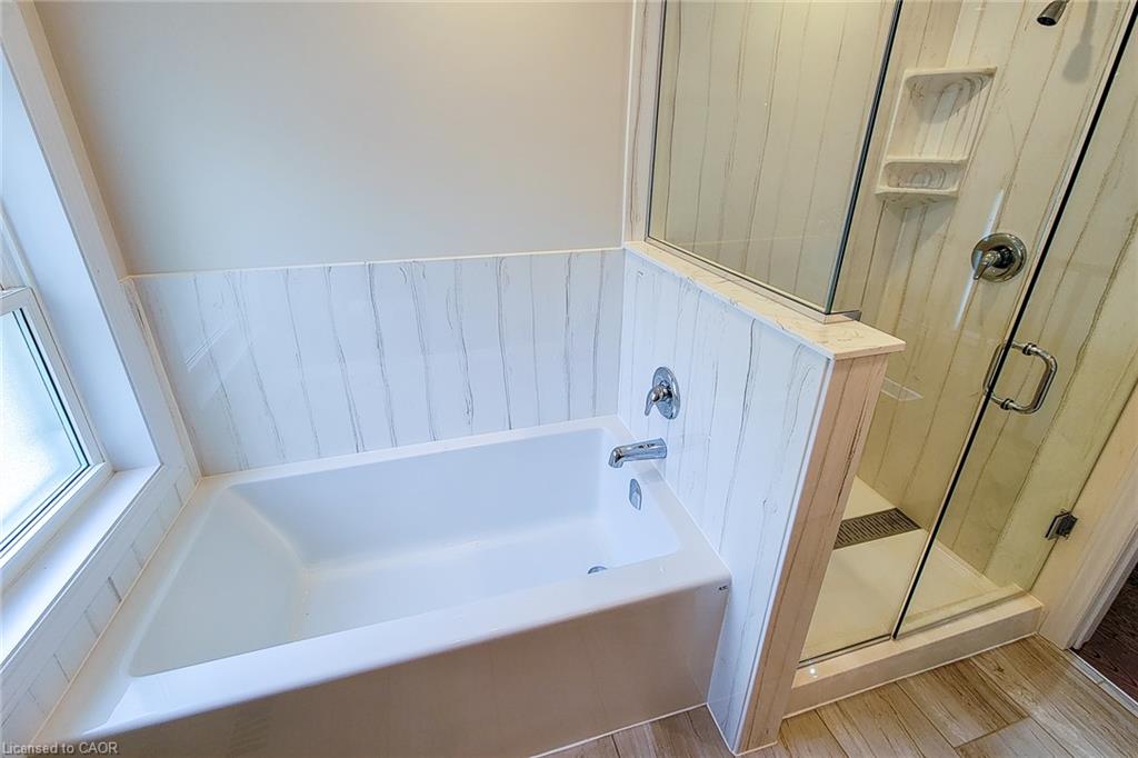 319 King Street W Property Photo 37