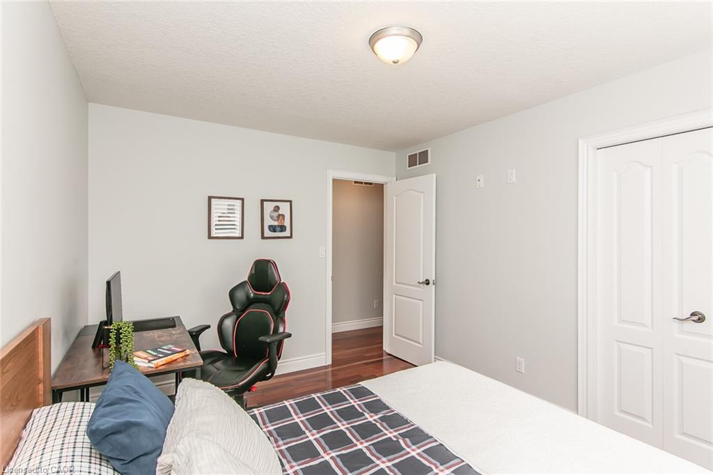 563 Woolgrass Avenue Property Photo 32