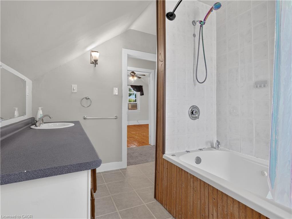 15 Catherine Street Property Photo 19