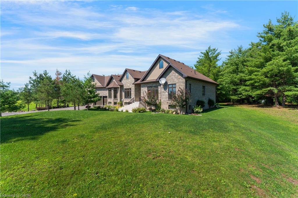 986 Highway 8 Property Photo 3