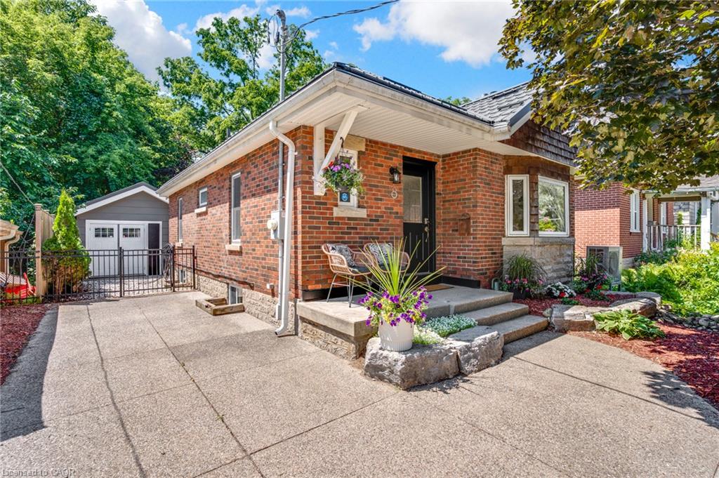 18 West River Street Property Photo 1