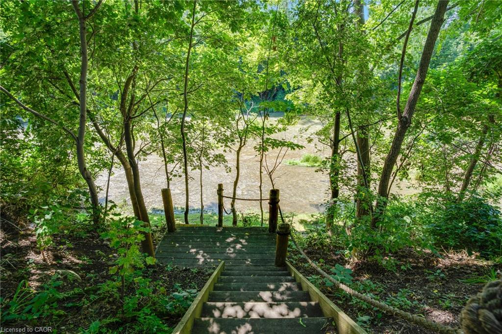 18 West River Street Property Photo 8