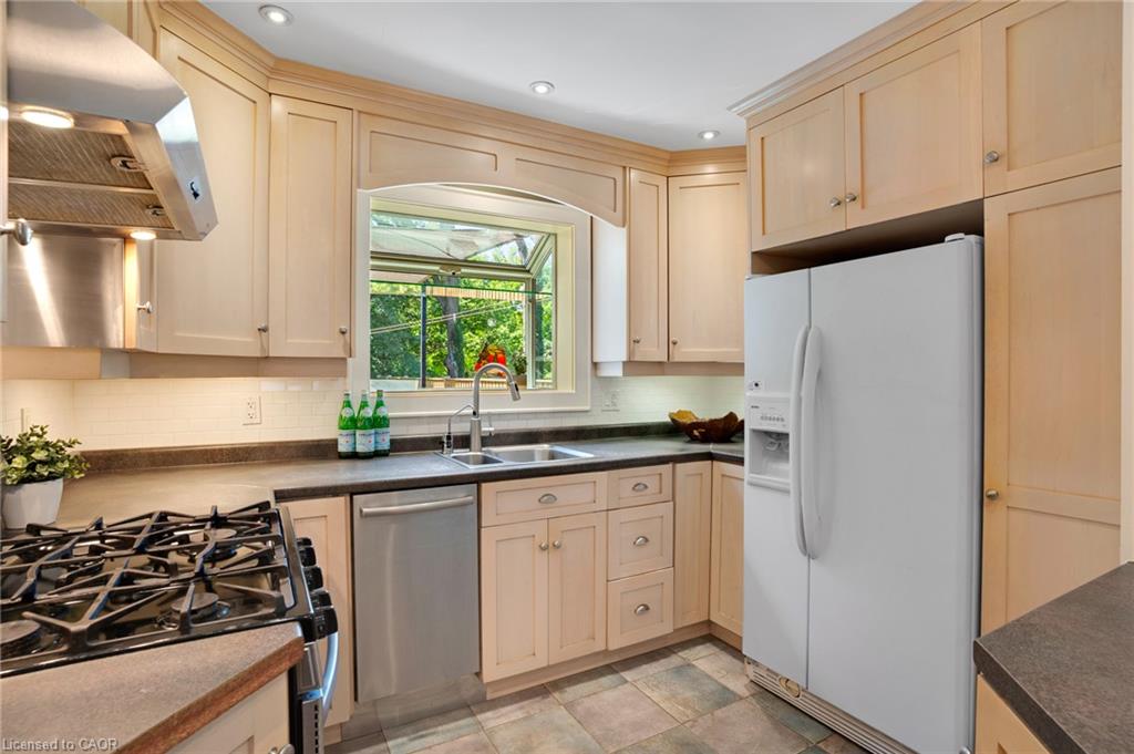 18 West River Street Property Photo 18