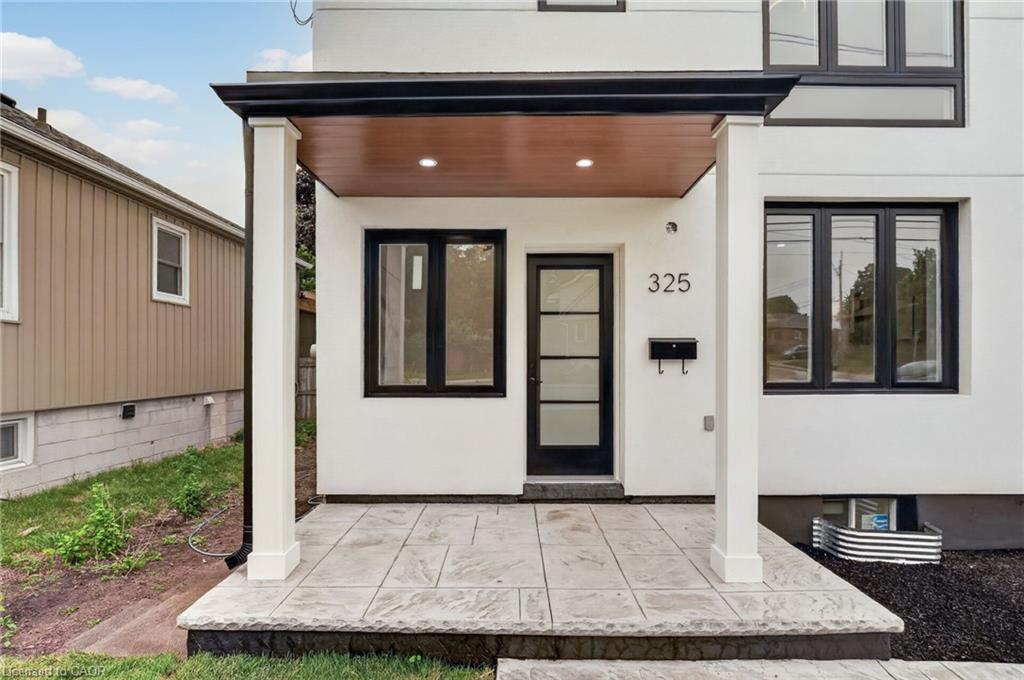 325 Queensdale Avenue E Property Photo 4