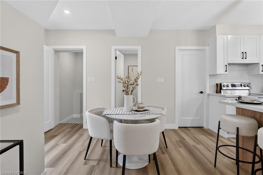 325 Queensdale Avenue E Property Photo 20