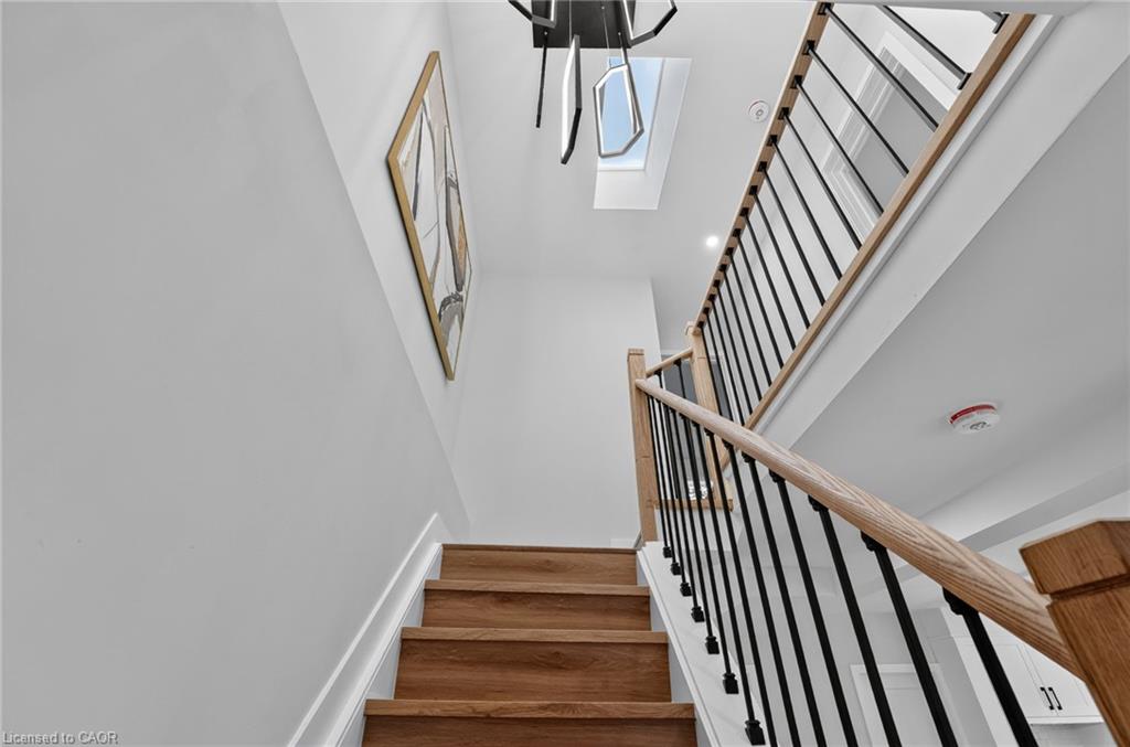 325 Queensdale Avenue E Property Photo 24