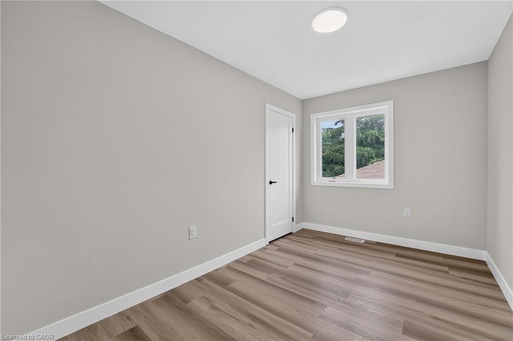 325 Queensdale Avenue E Property Photo 35