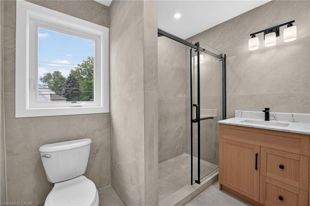 325 Queensdale Avenue E Property Photo 38