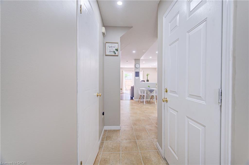 37-124 Gosling Gardens Property Photo 5