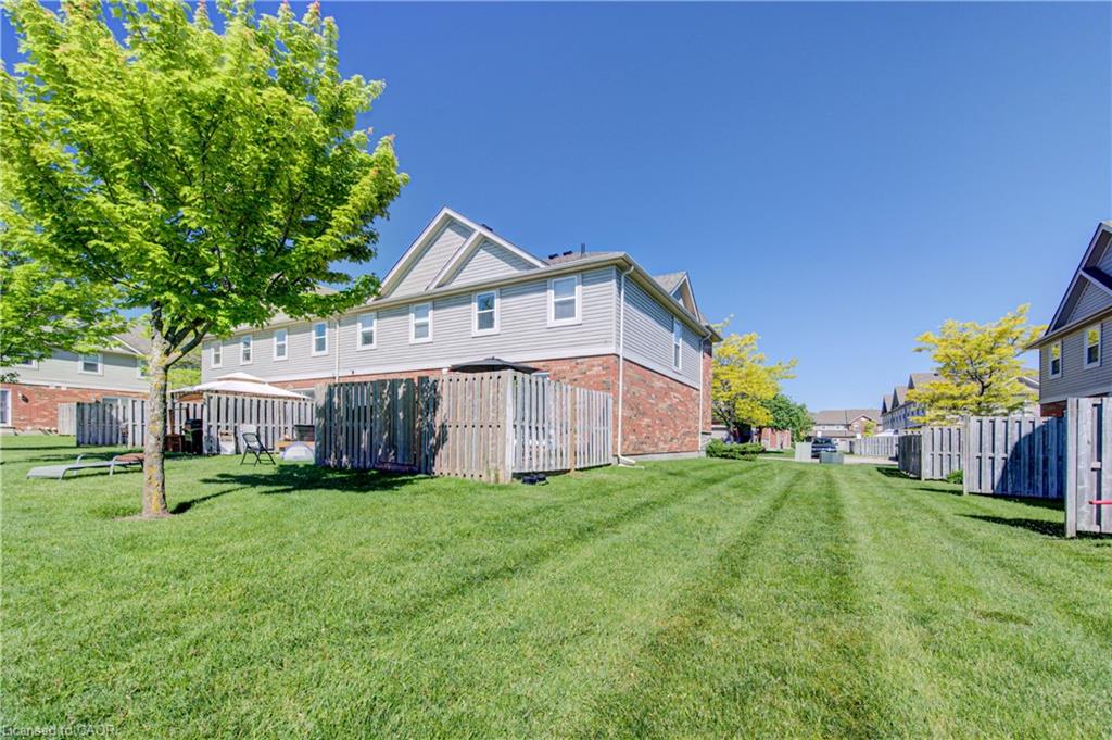 37-124 Gosling Gardens Property Photo 41