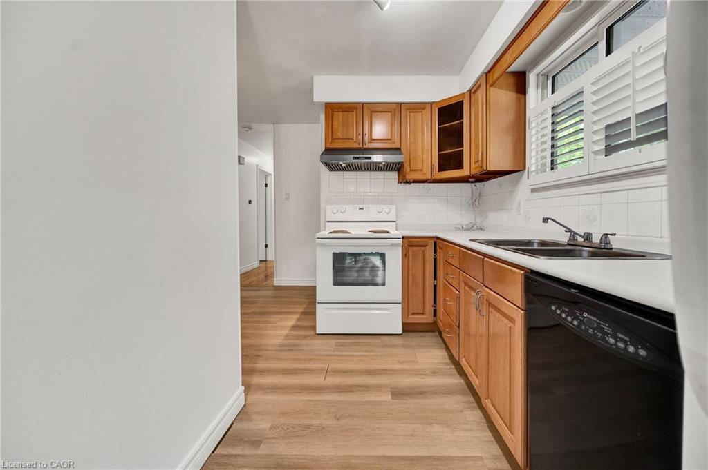 514 Fallingbrook Drive Property Photo 4
