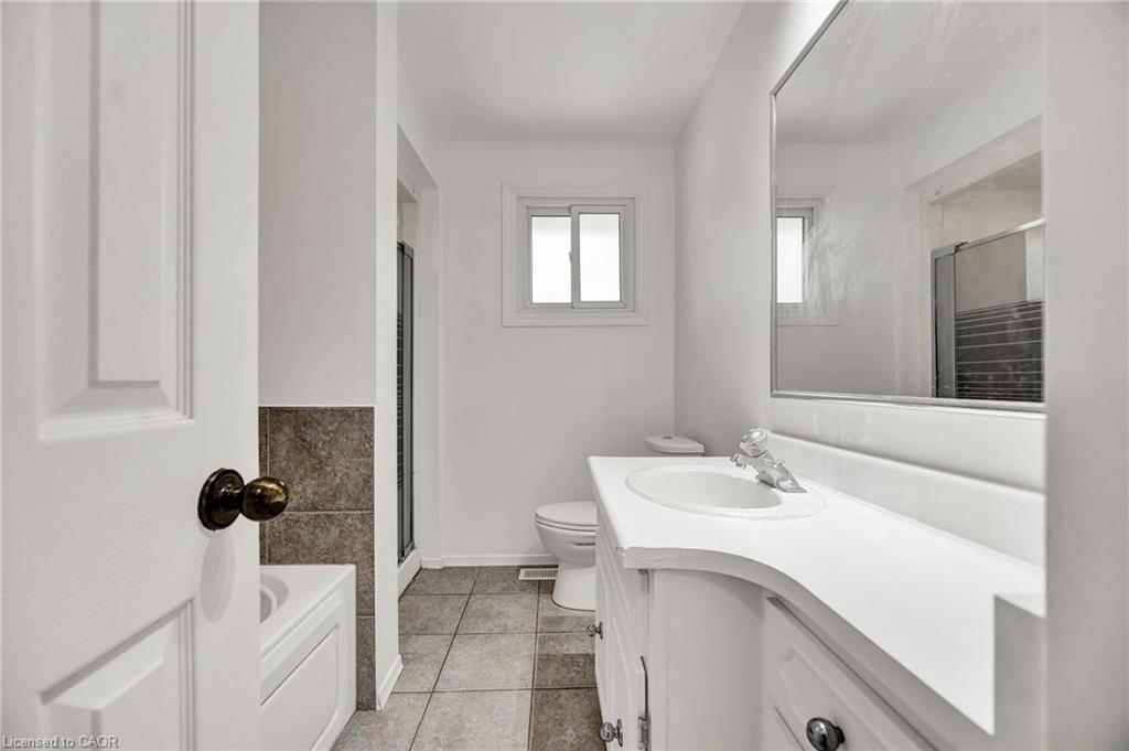 514 Fallingbrook Drive Property Photo 11