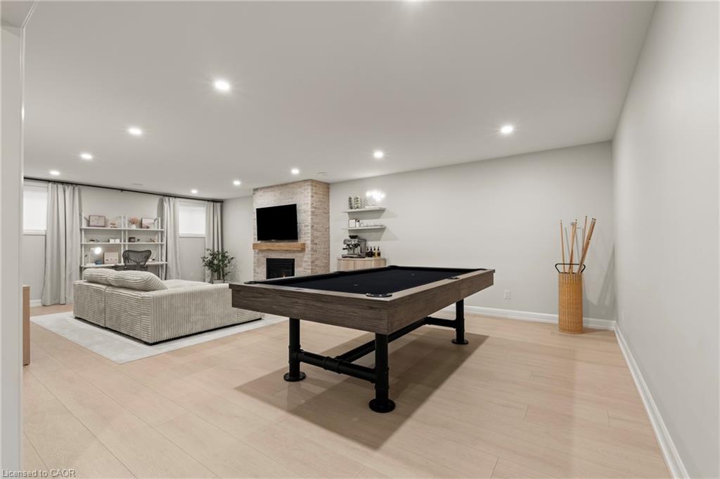 27 Maple Leaf Avenue S Property Photo 25