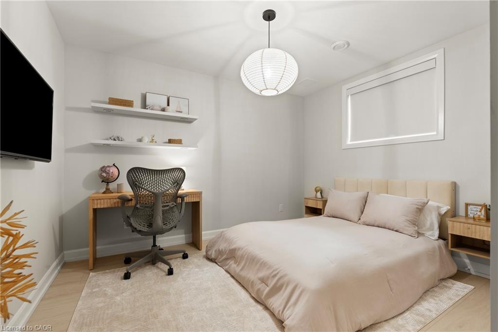 27 Maple Leaf Avenue S Property Photo 32