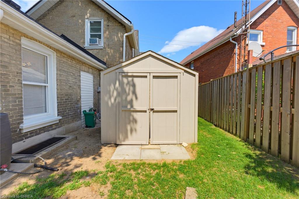 112 Grand River Avenue Property Photo 31