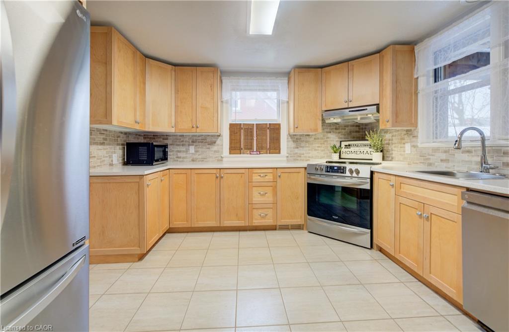 76 Brentwood Avenue Property Photo 7