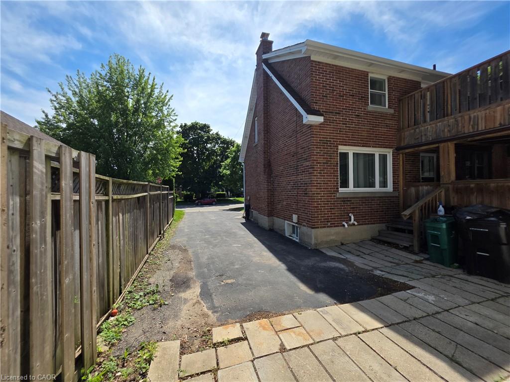 76 Brentwood Avenue Property Photo 25