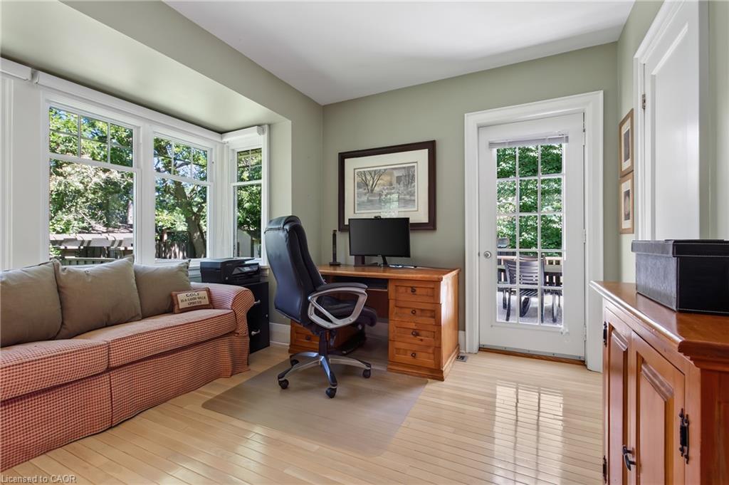 1391 Queen Victoria Avenue Property Photo 12