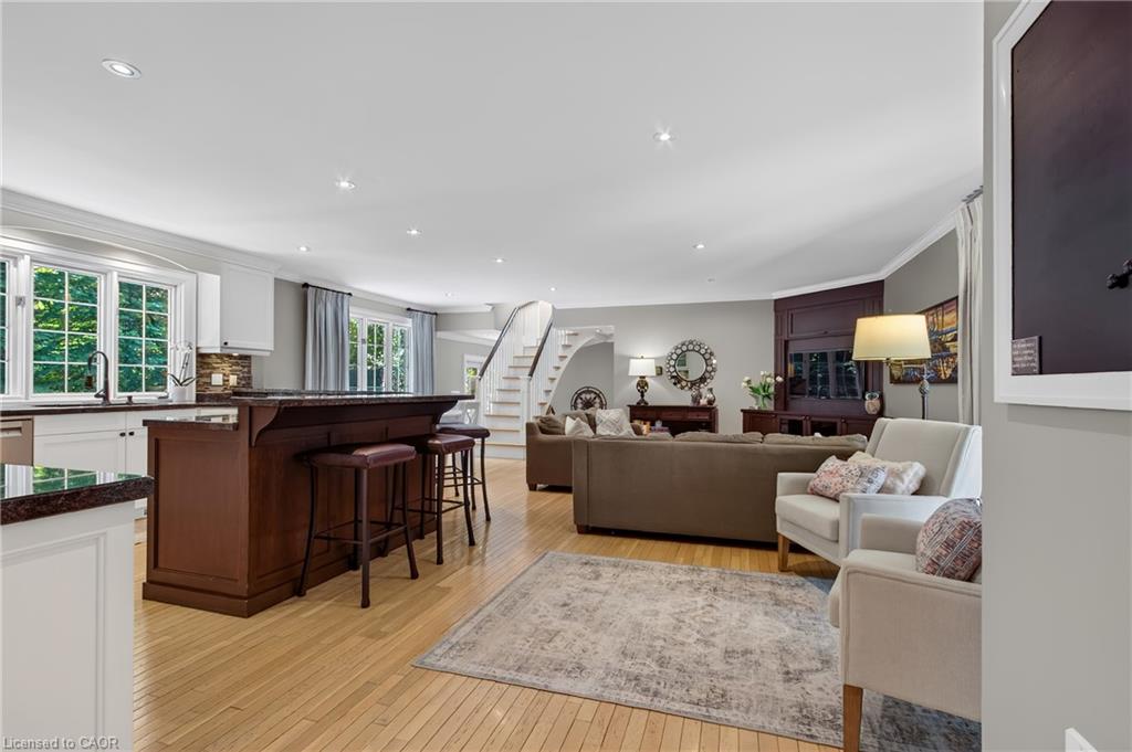 1391 Queen Victoria Avenue Property Photo 14