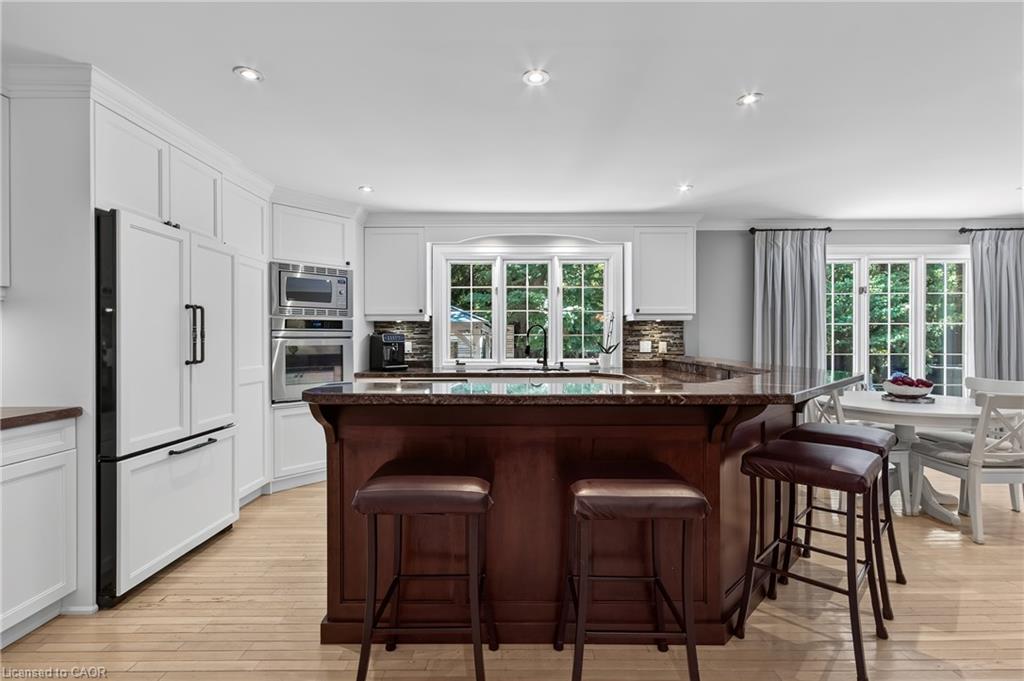 1391 Queen Victoria Avenue Property Photo 15
