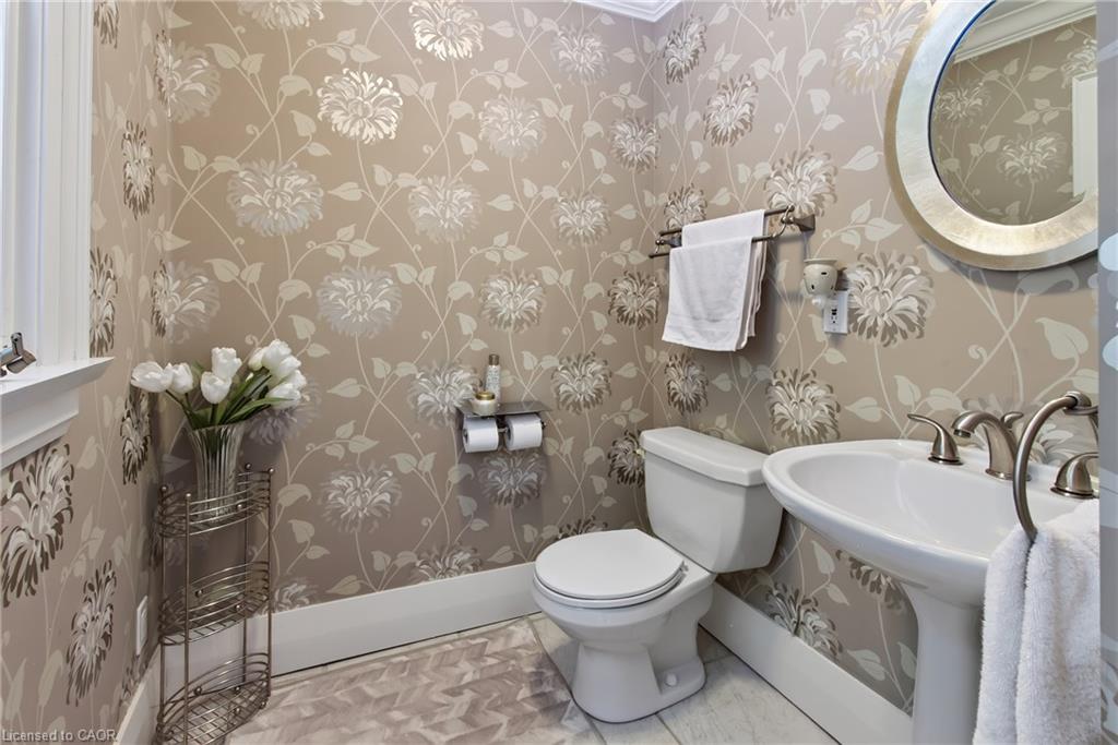 1391 Queen Victoria Avenue Property Photo 24