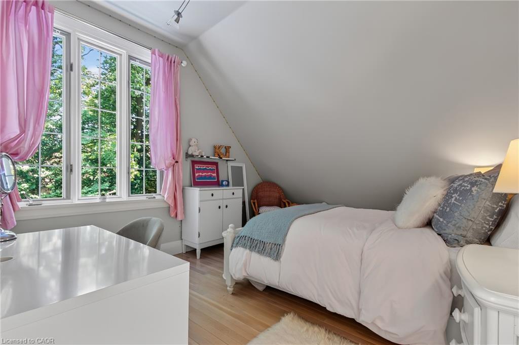 1391 Queen Victoria Avenue Property Photo 32