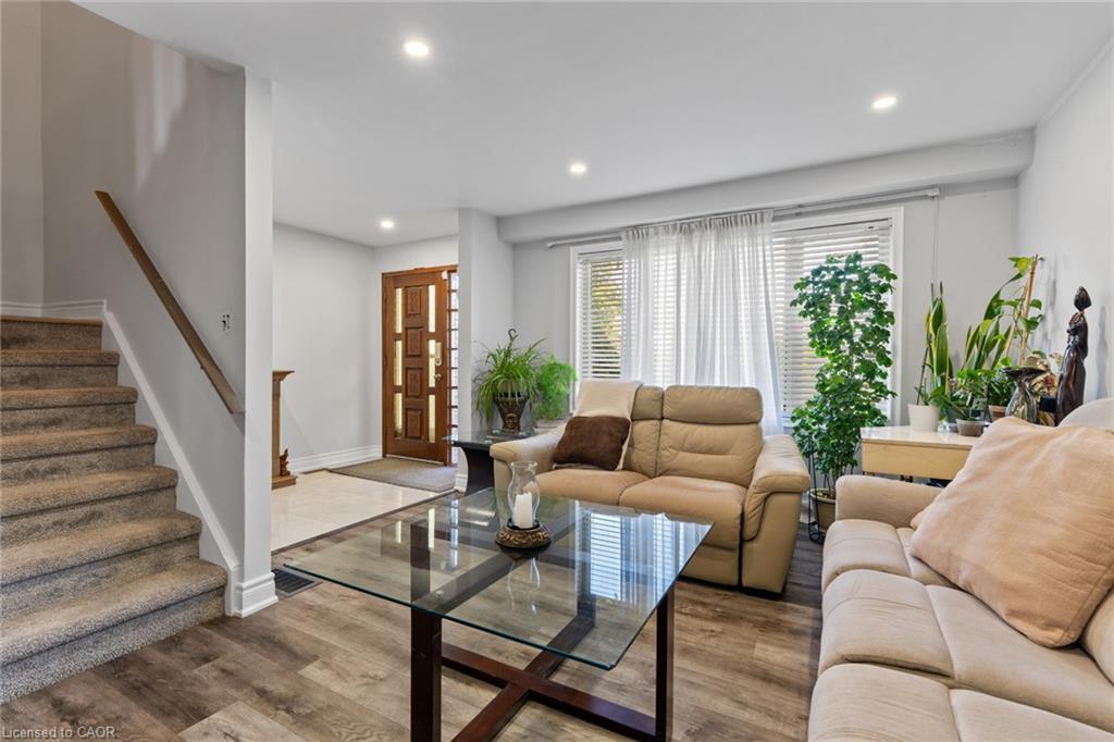 24 Bramhall Circle Property Photo 3