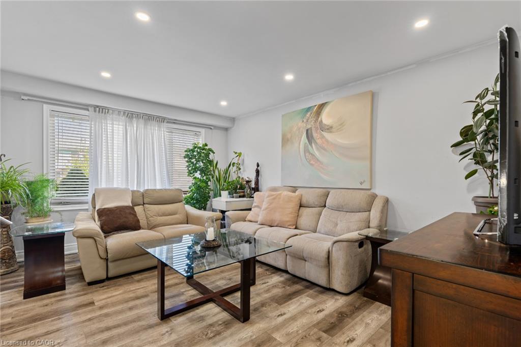 24 Bramhall Circle Property Photo 6
