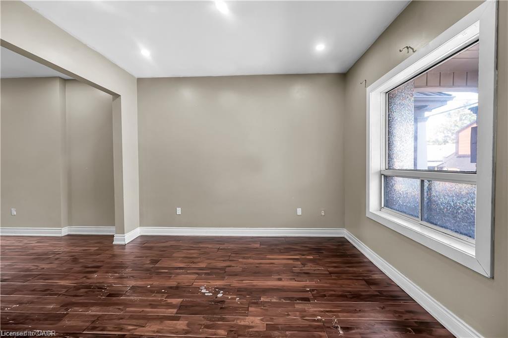 334 Cannon Street E Property Photo 4