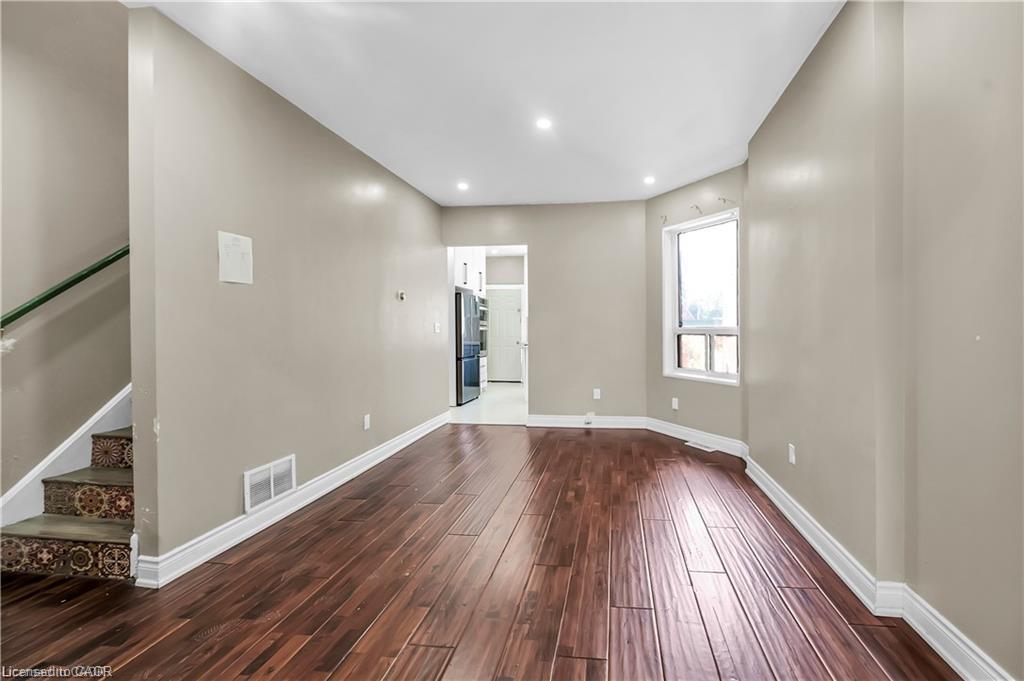 334 Cannon Street E Property Photo 7