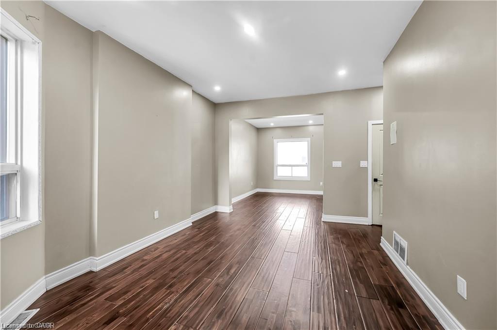 334 Cannon Street E Property Photo 9