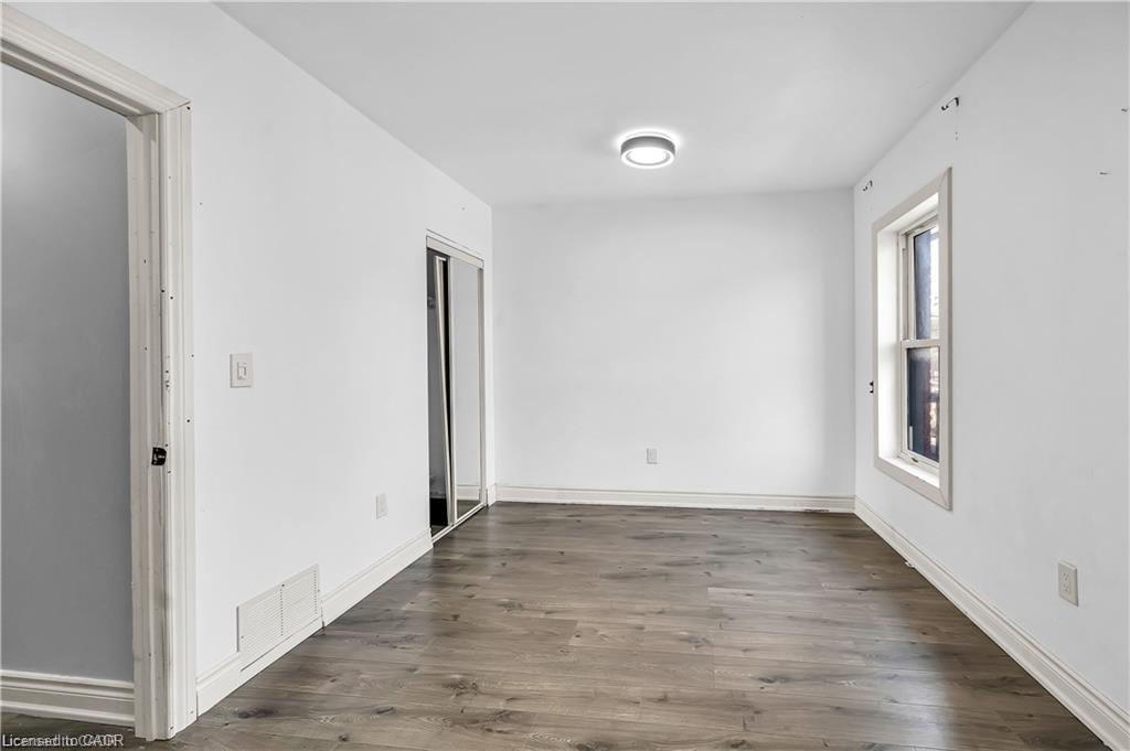 334 Cannon Street E Property Photo 25