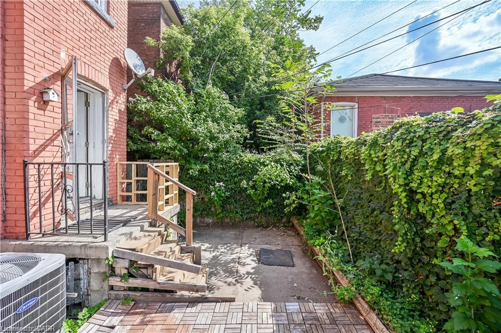 334 Cannon Street E Property Photo 35