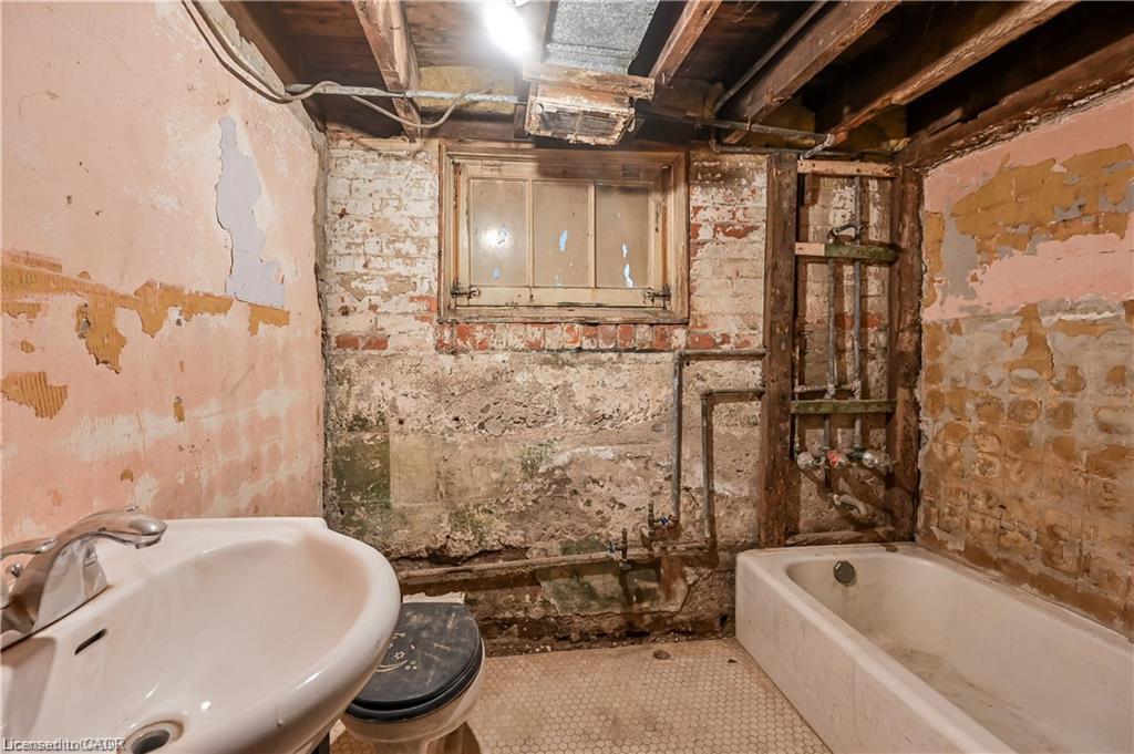 334 Cannon Street E Property Photo 39