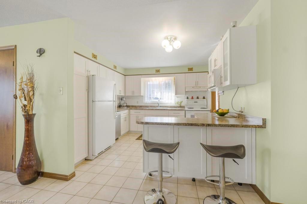 115 First Road W Property Photo 7